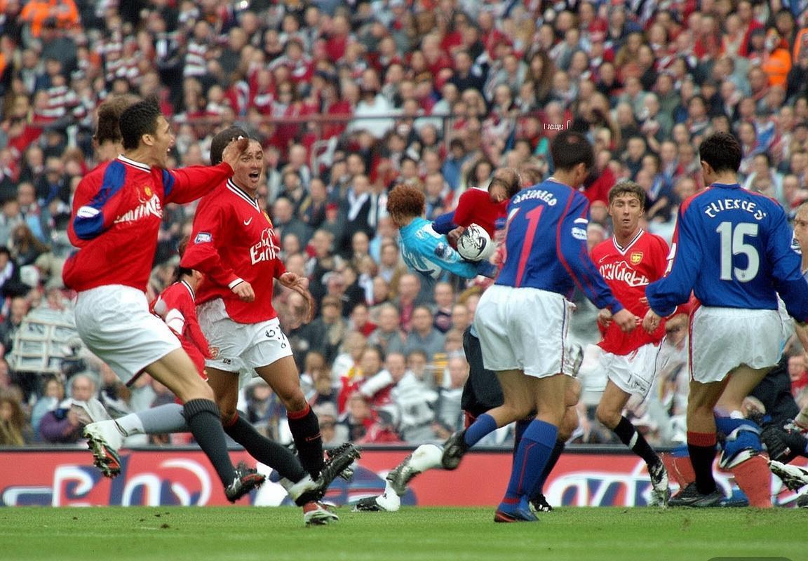 2002年曼联阿森纳英超巅峰对决：经典瞬间回顾(图3)